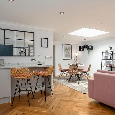 Guestready - Unique Home Near Wimbledon With Gorgeous Deck And Parking Лондон Экстерьер фото