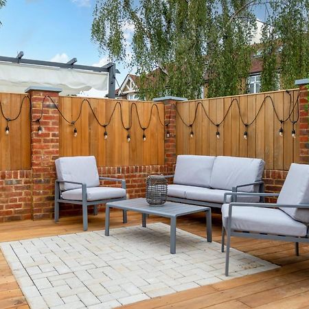 Guestready - Unique Home Near Wimbledon With Gorgeous Deck And Parking Лондон Экстерьер фото